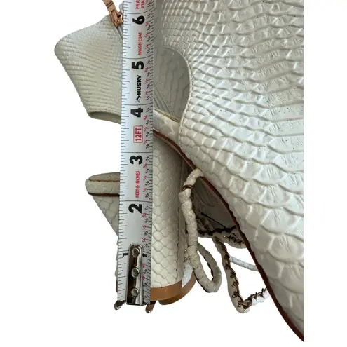 AZALEA WANG white Patent Laceup Booties Heels Sizs 7.5