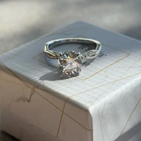 New Certified S925 Sterling Silver solitaire 2ct VVS1 D moissanite/engagement 7