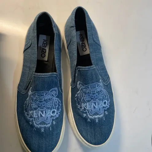 Kenzo Tote Denim Blue and White Patterned Tote Bag with Denim Sneakers. Size 38 Black