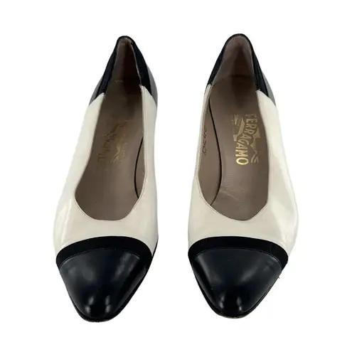 Salvatore Ferragamo Navy Blue/White Leather Cap Toe Mid Heel Pumps Size 8.5 AAA