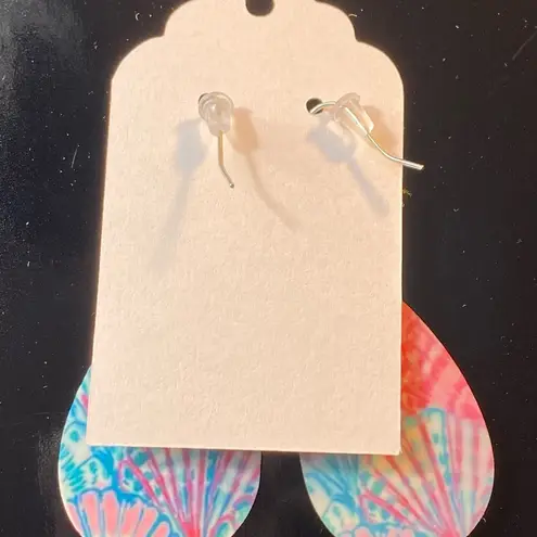 Clamshell Earrings Teardrop Dangle Pierced Earrings