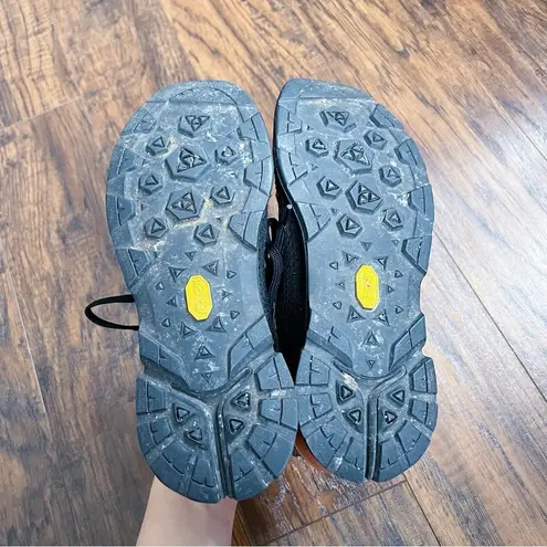 Danner • Overlook Knit Low Sneaker black lace up brown leather hiking trail Size undefined