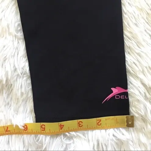 Delfin Women’s Spa Mineral Infused Exercise capris pink & black size Medium