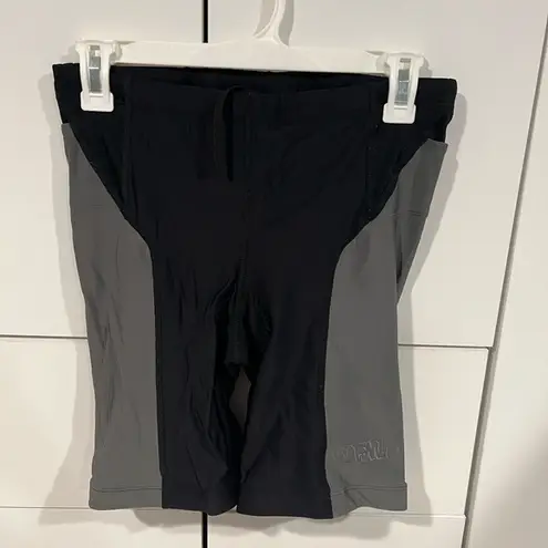 Pearl Izumi  bicycle shorts‎ . Size M