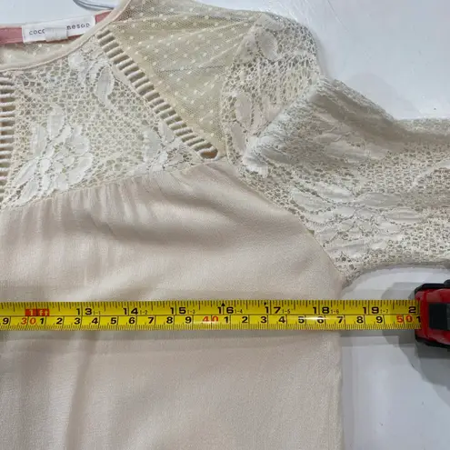 Coco + Jaimeson Cream Lace Crochet Top Size Small Boho Tan