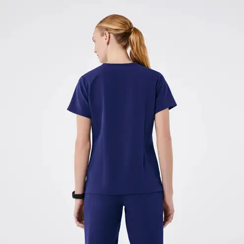 FIGS  Women's Catarina One Pocket Scrub Top in Sapphire, Size Large