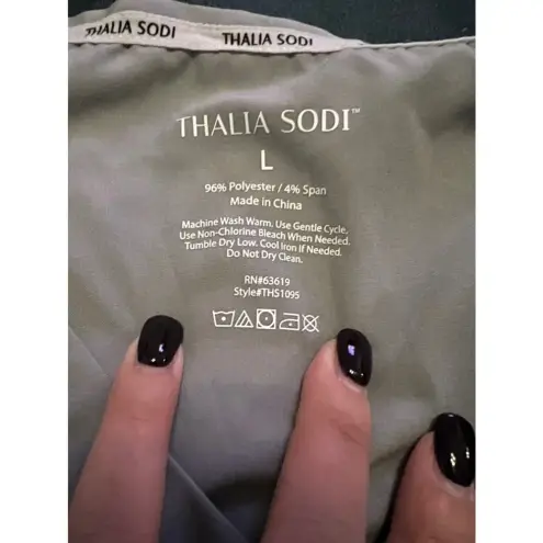 Thalia Sodi  scrub top‎