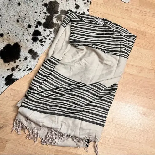 Shyanne Women’s Striped Cream Black Shawl Fringe Trim