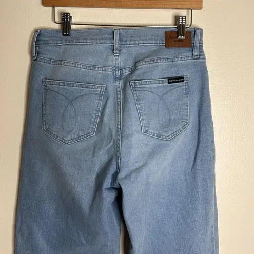 Calvin Klein Jeans  high rise 90s fit ladies light wash denim jeans size 27