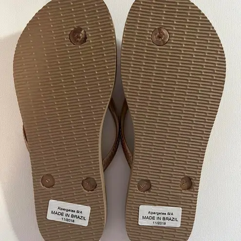 Havaianas  tan sample flip flop