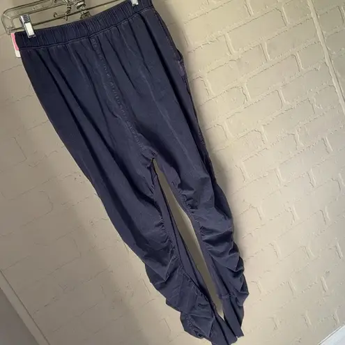 Free People  pants MOVEMENT HOT SHOT SHIRRED workout yoga stretch small