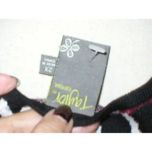 New Womens NWT Taylor Dress 2X Plus Sweater Black White Dark Red Soft Flowers