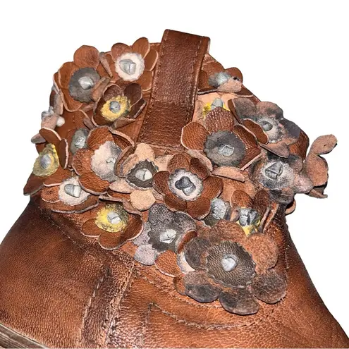 Sheridan Mia Brown Leather Floral Applique Side Zip Booties Boots Size 6