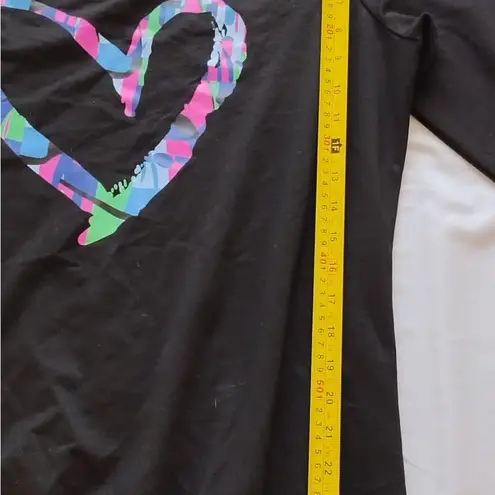 MagicMK Heart Women’s 80s 90s oversized shirt size 2XL.