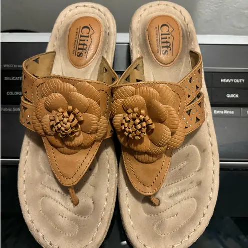 Cliffs By White Mountain Cynthia Sandal 10 Tan