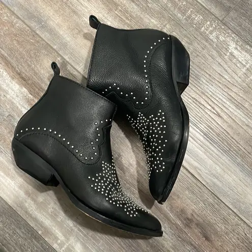 Dolce Vita Uma Black & Silver Studded Ankle Booties Size 7 EUC