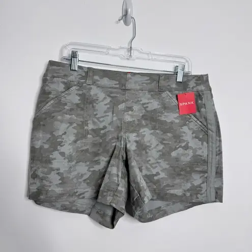 Spanx NWT  Stretch Twill Shorts In Stonewash Camo 20318‎ Size Large - Image 3
