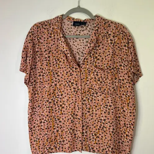 Daytrip  from Buckle Leopard Print Pink Button Up Short Sleeve Shirt