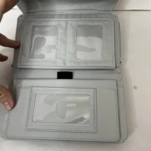 Safekeeper Trifold Wallet w/zipper coin holder