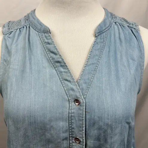 Holding Horses Anthropologie Lorna chambray lace sleeveless top size 2