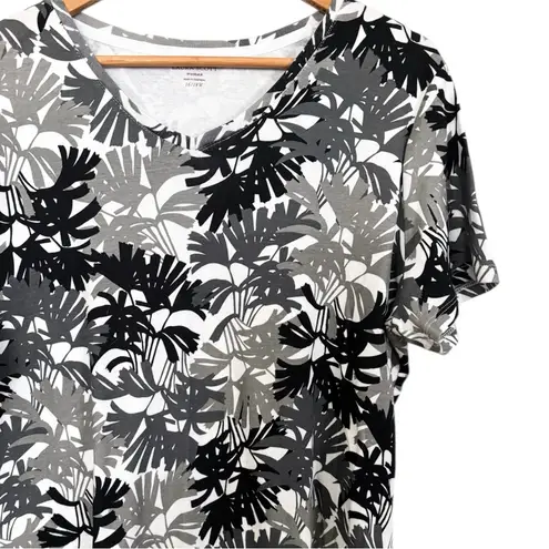 Laura Scott 💥 White Black & Grey Abstract Leaves Top