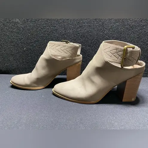 American Eagle Gray Strap Buckle Open Back Bootie Size 10 - 3.5” Heel