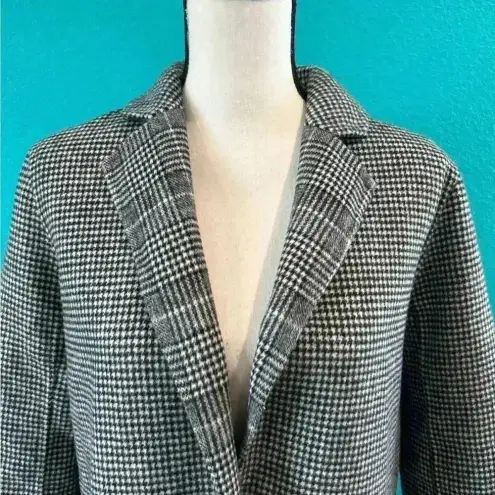 7 For All Mankind  black, white, and grey Houndstooth Wool Coat in size xs