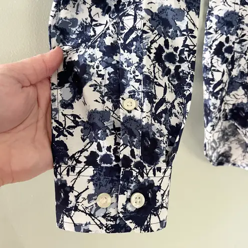 Duluth Trading Co Wrinklefighter Floral Button Up Shirt Blue White Medium