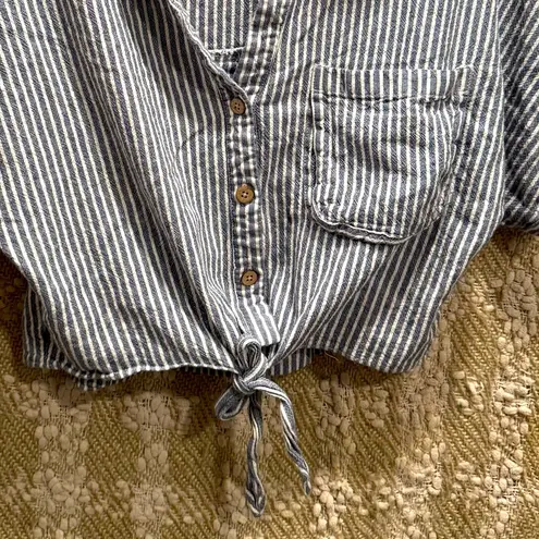 Versona Blue and White Tie-Front Button Down Shirt Sz L