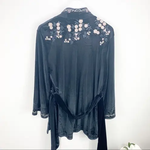 POL  Black Velvet Embroidered Floral Robe Wrap