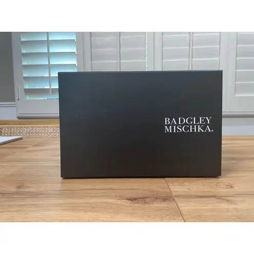 Badgley Mischka Blaze White Satin Bow Stilettos Size 9.5 NIB Bridal Wedding