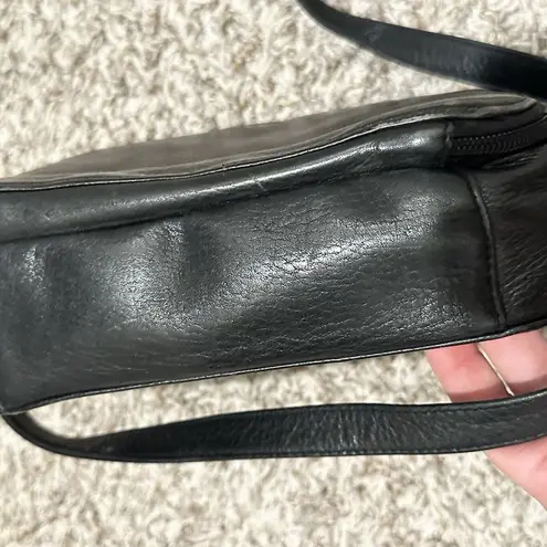 Vintage Tignanello black leather crossbody bag purse 9x7