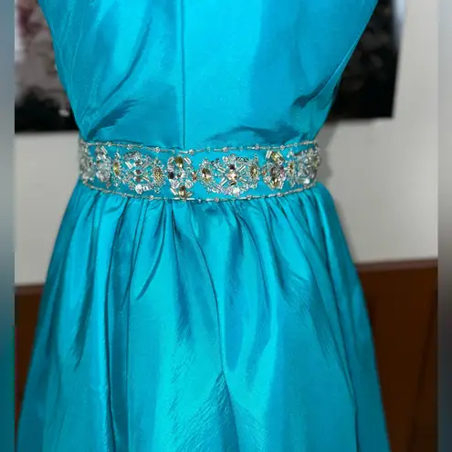 Mori Lee Pretty Vibrant Blue Taffeta Prom Dress!