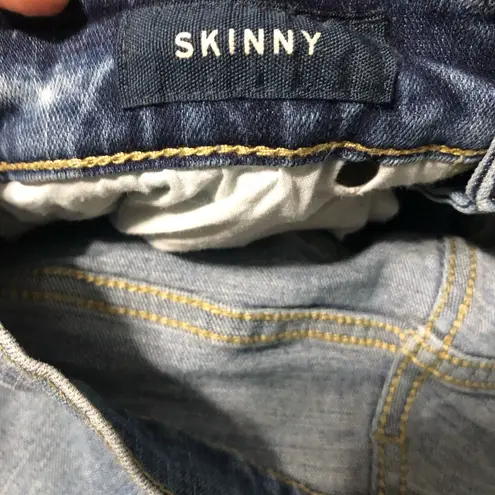 Aeropostale ‎ women’s skinny jean 27 x 30. Medium wash