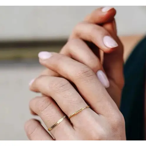 Boutique NEW‎ Women's Dainty Gold Filled Black & Synthetic Diamond Ring Size 7