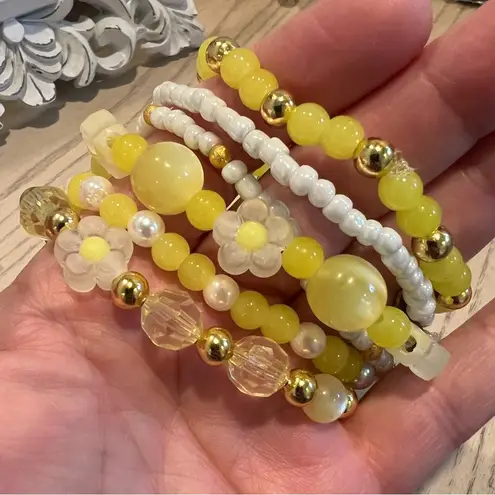 Handmade Beaded stretchy friendship bracelets flowers yellow gold white