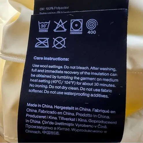 RAINS Loop Women's Insulated Waterproof Vest Size Large SKU#S2489 Yellow