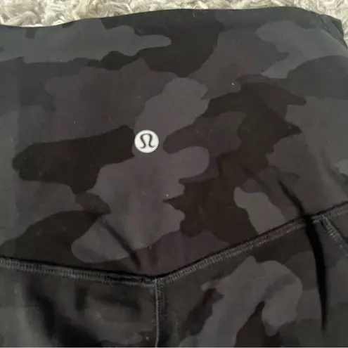 Lululemon  black formation Camo align 8” bike shorts with pockets size 4