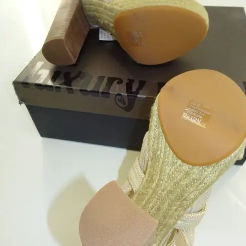 Luxury Rebel Womens Jolie - Tan/Metallic Pearl