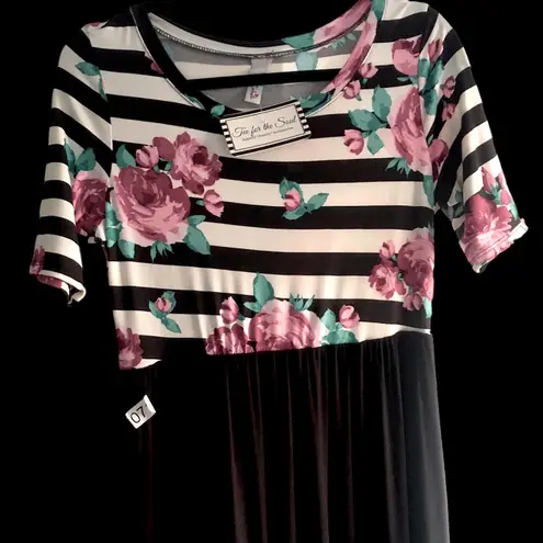 Tee for the soul CELESTE “” Maxi Dress NWT! W/ Side Pockets!!🌸