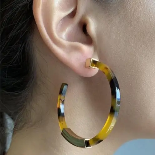 The Bar Gold Accent Tortoise Hoop Earrings