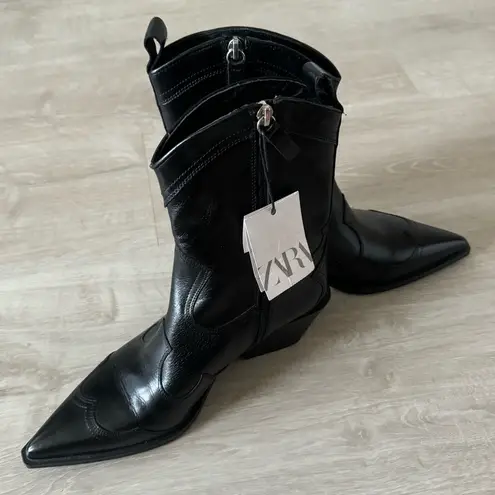 ZARA NWT  WOMEN HEELED LEATHER COWBOY ANKLE BOOTS ELASTIC GORING Size 8