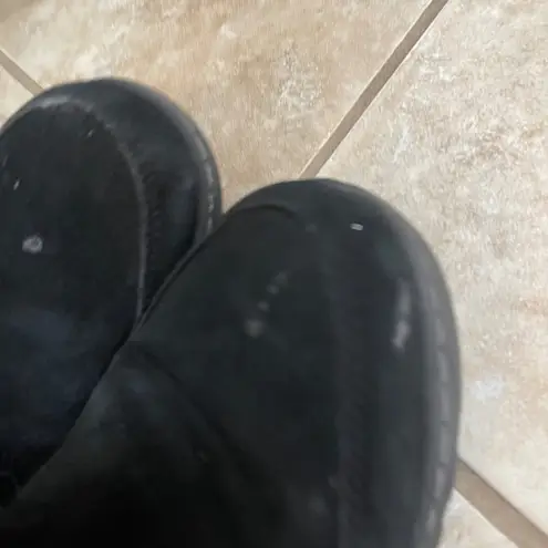 Khombu Womens Black Suede Ankle Boots Faux Fur Trim Button Accent Size 10