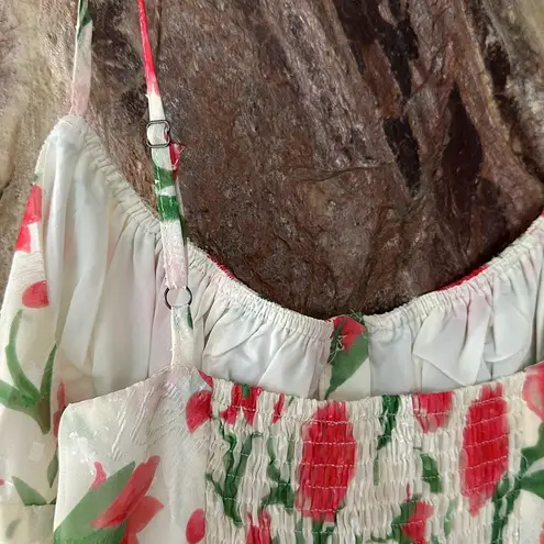 Commense Floral Ruched Button Detail Dress size small Red