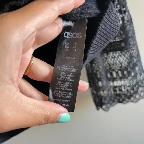 ASOS  Sweater With V Neck And‎ Lace Bell Sleeve Black Womens Size 4 Top