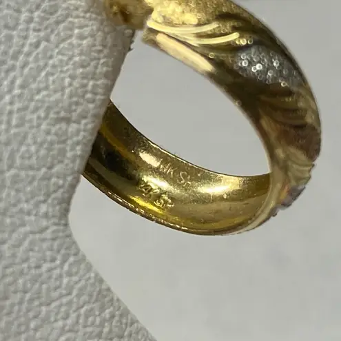 Classic 14k Yellow Gold Diamond Cut Textured Design Small Huggie Hoop Earrings