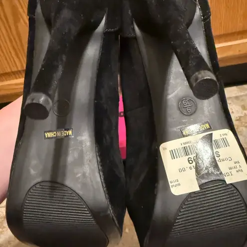 Dollhouse | Elegant Black High Heels ignite