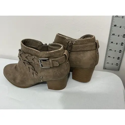 Indigo rd. Womans Sattie Size 6.5 M Brown Strappy Zip Heel Ankle Boots