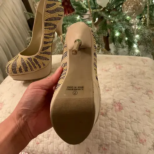 Liliana Holiday Stiletto Heels Size 7