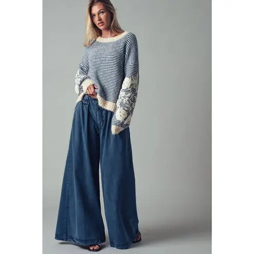 Urban Daizy Floral Embroidered Striped Knit Sweater